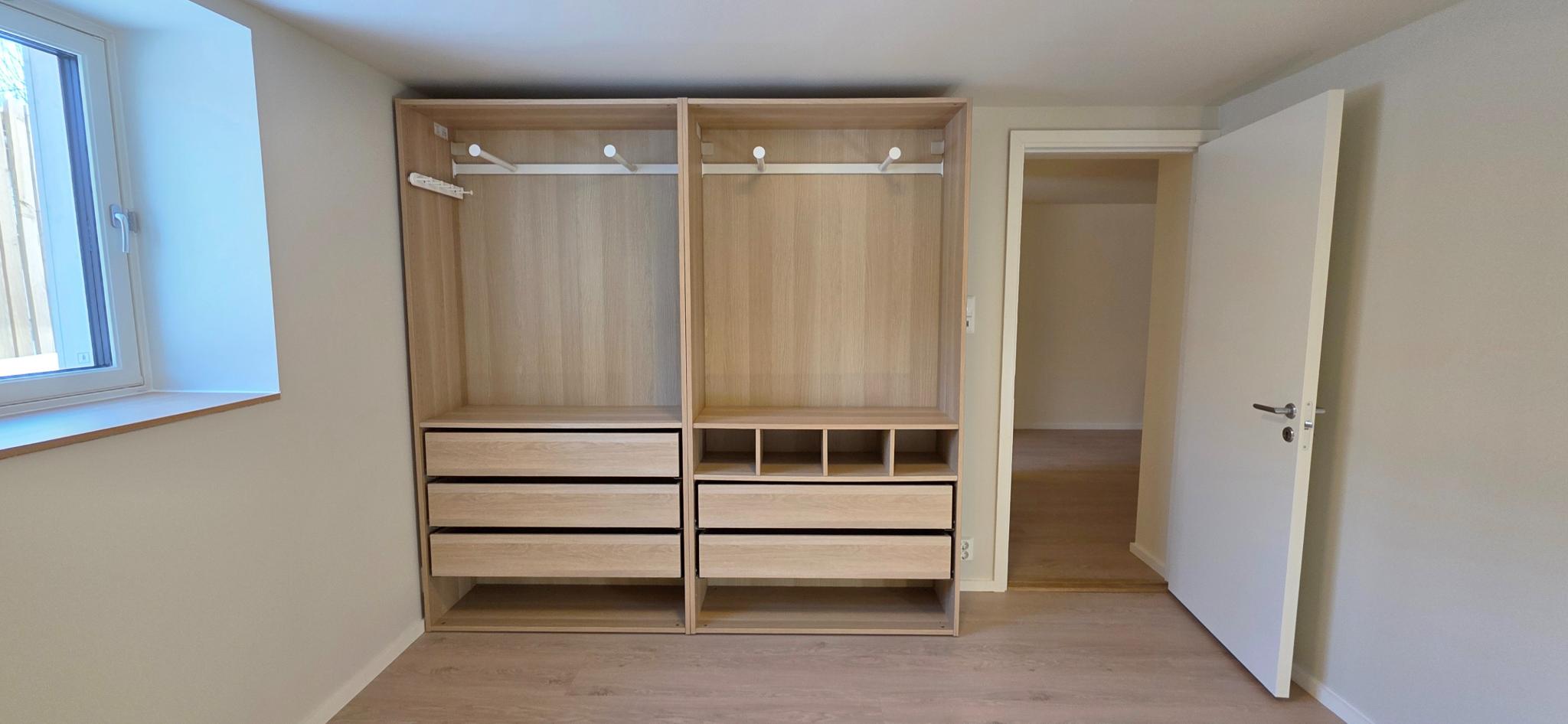 PAX skap medfølger.